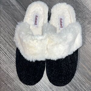 Cozy Black and White Fur Slippers